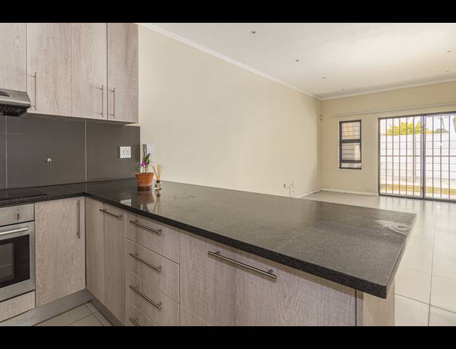 3 BEDROOM FREEHOLD FOR SALE IN PARKLANDS NORTH